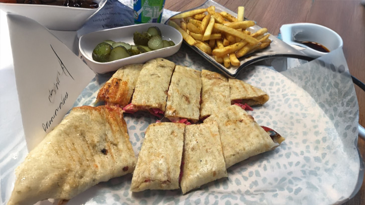 Sosisli Makaron Tost