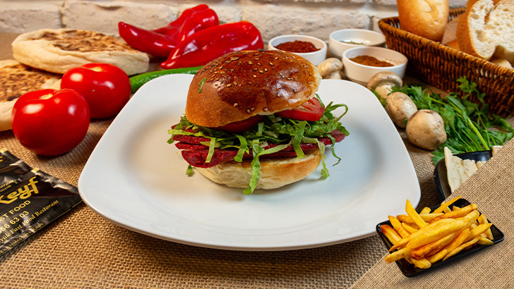 Sucuk Burger Tabağı